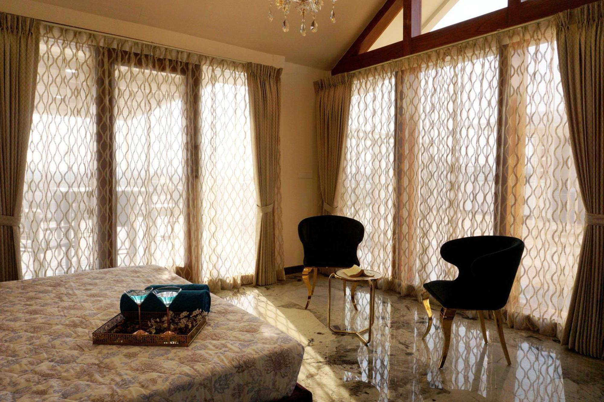 Апартаменти The Pentouz On 100 Feet Road Indiranagar - An Urban Luxury Retreat Бенґалуру Екстер'єр фото